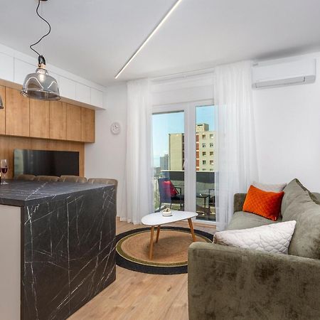 Brand New Apartment Close To The Beach, City Center And University Of Rijeka - Apartment Karlo Екстериор снимка