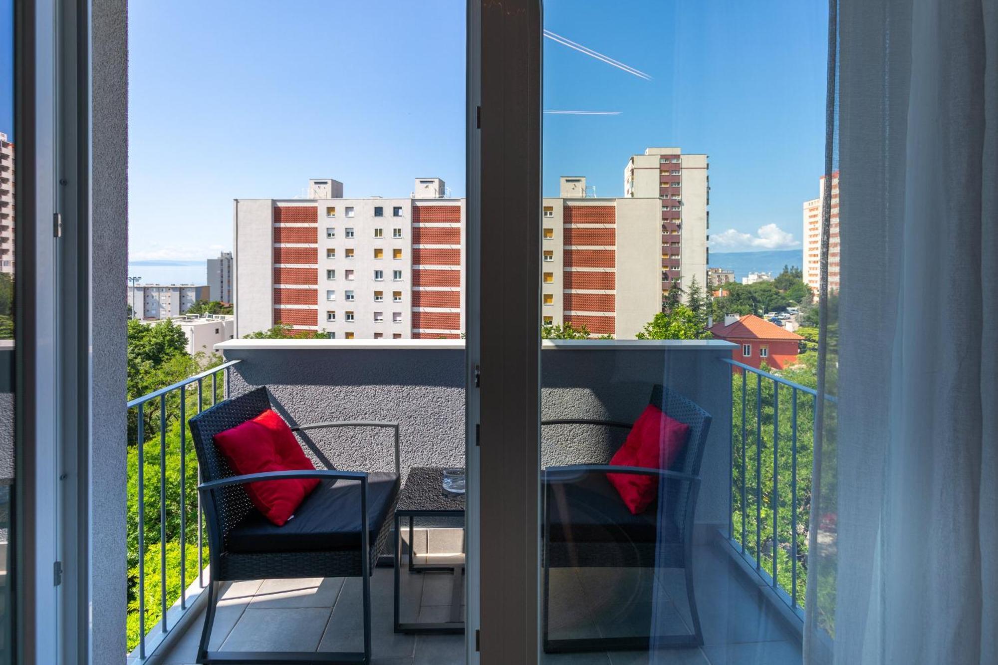 Brand New Apartment Close To The Beach, City Center And University Of Rijeka - Apartment Karlo Екстериор снимка