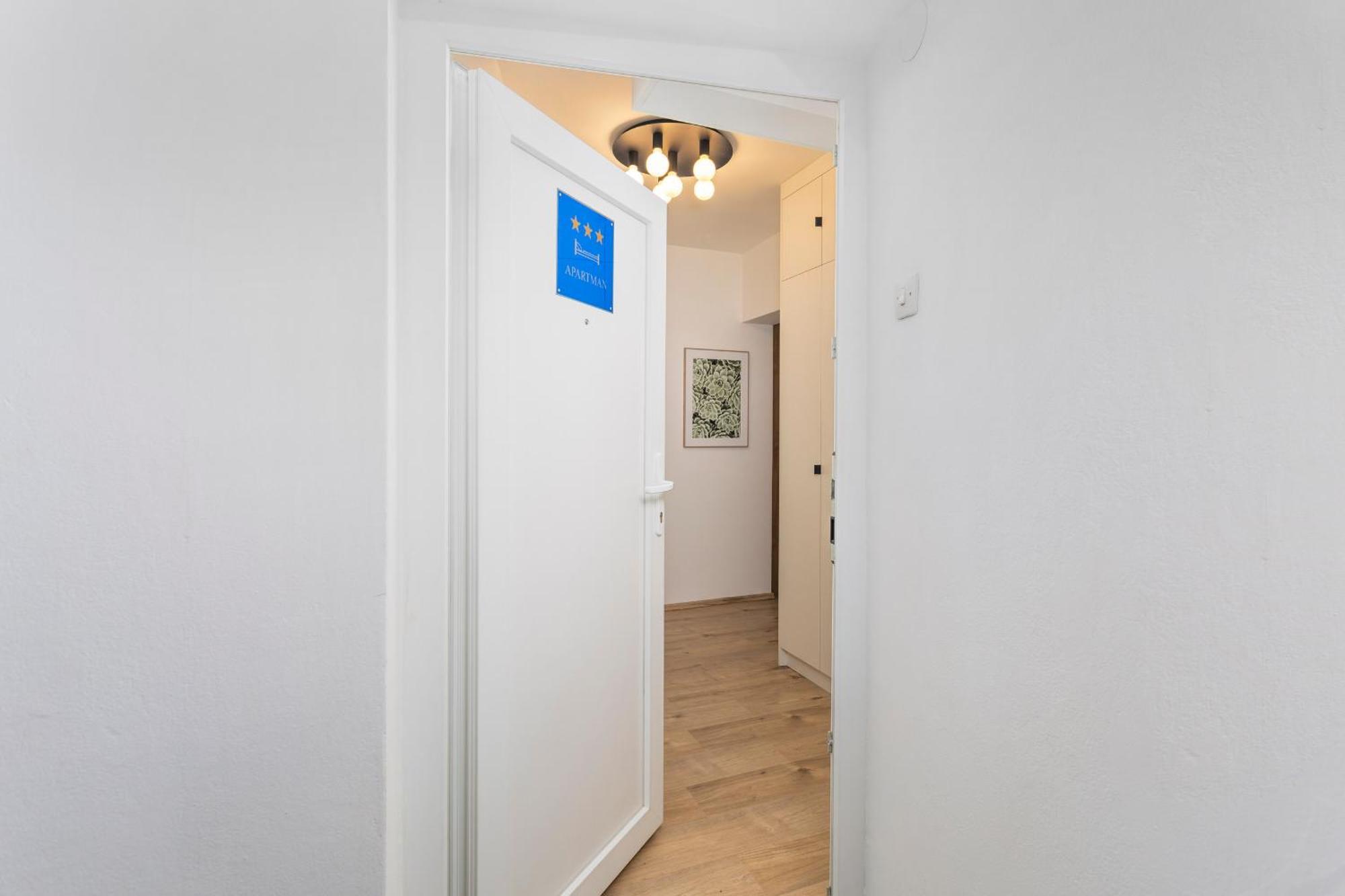 Brand New Apartment Close To The Beach, City Center And University Of Rijeka - Apartment Karlo Екстериор снимка