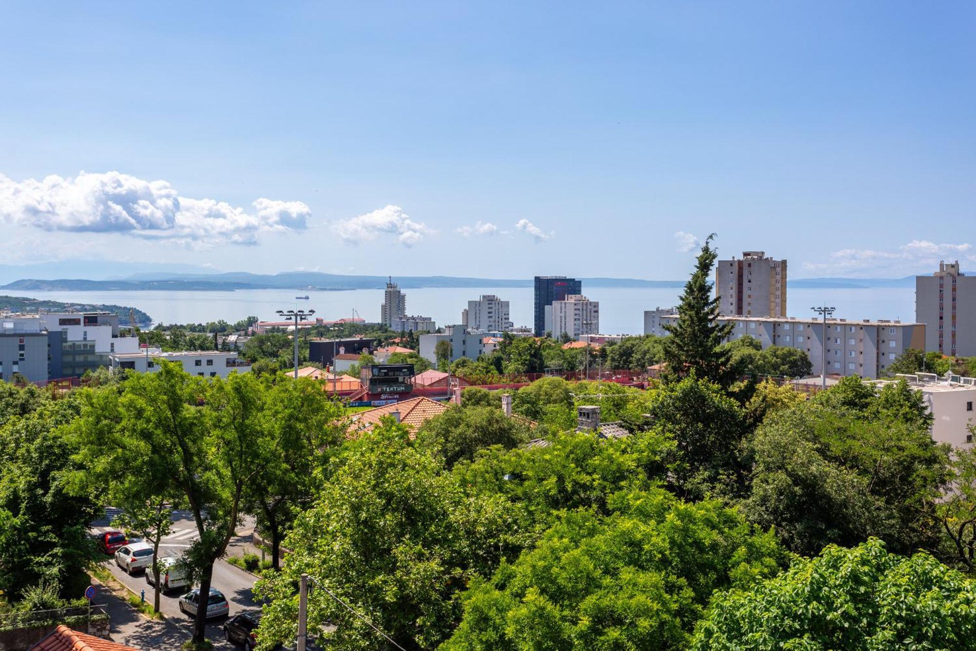 Brand New Apartment Close To The Beach, City Center And University Of Rijeka - Apartment Karlo Екстериор снимка